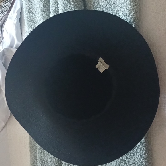a new day. Black Felt Floppy Hatat - Picture 2 of 3